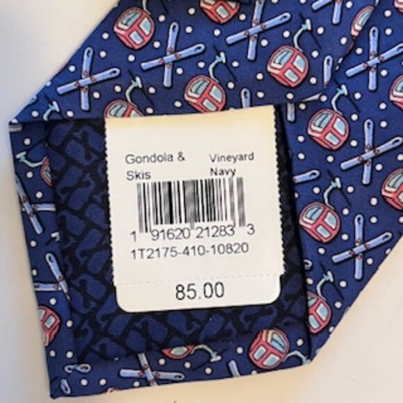 NWT Mens Vineyard Vines Silk Tie with Skis and Gondolas - Picture 3 of 4